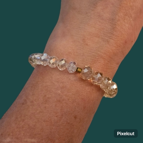 3/$30 Pink Faceted Glass Stretch Bracelet - Picture 1 of 5